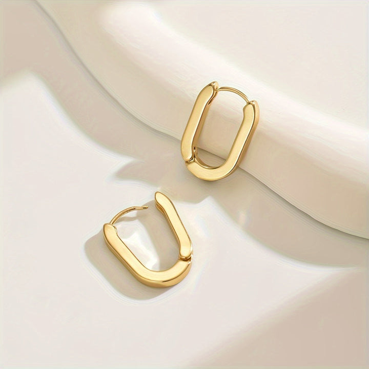 Elegant geometric hoop earrings