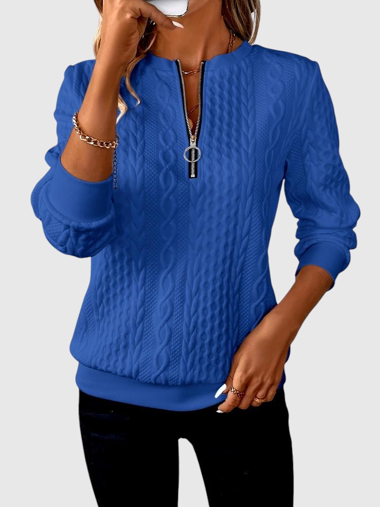 Amalie - Knitted sweater with cable pattern and zipper