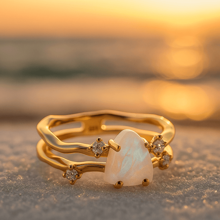 925 stříbrný prsten s měsíčním kamenem a zlatými ozdobami