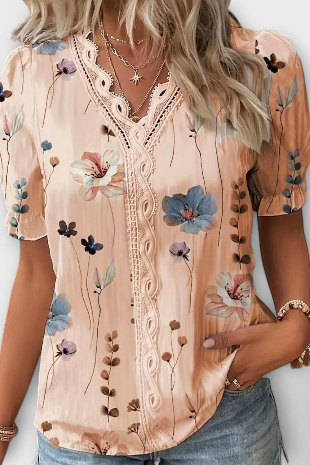 Bruna - Elegant top with a heart-shaped neckline