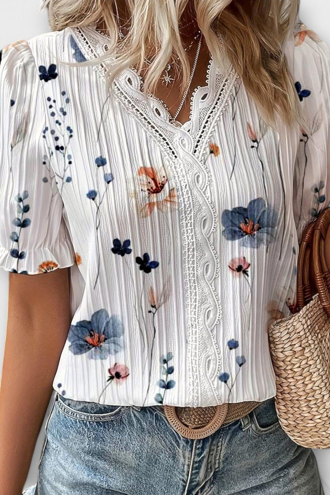 Bruna - Elegant top with a heart-shaped neckline