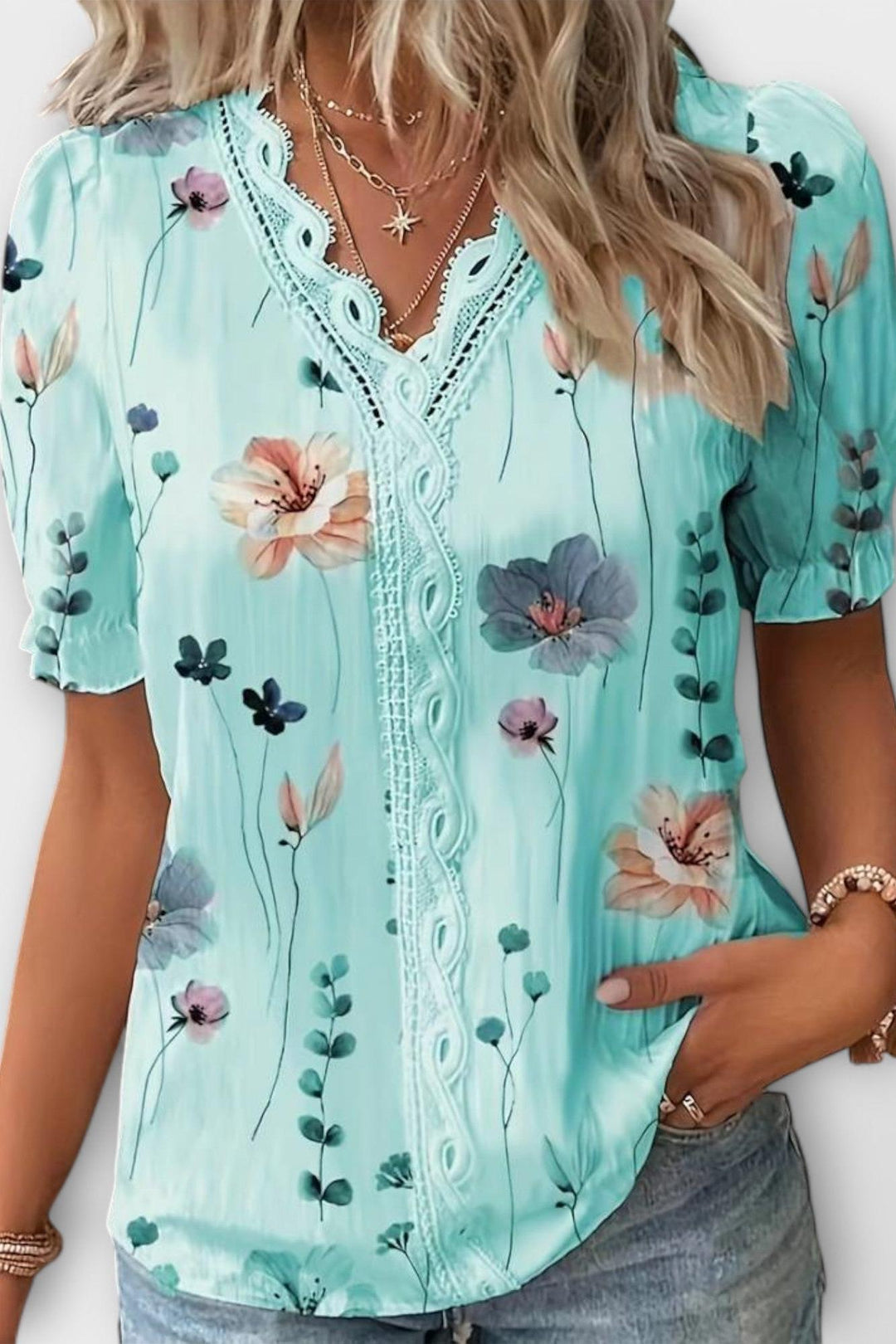 Bruna - Elegant top with a heart-shaped neckline