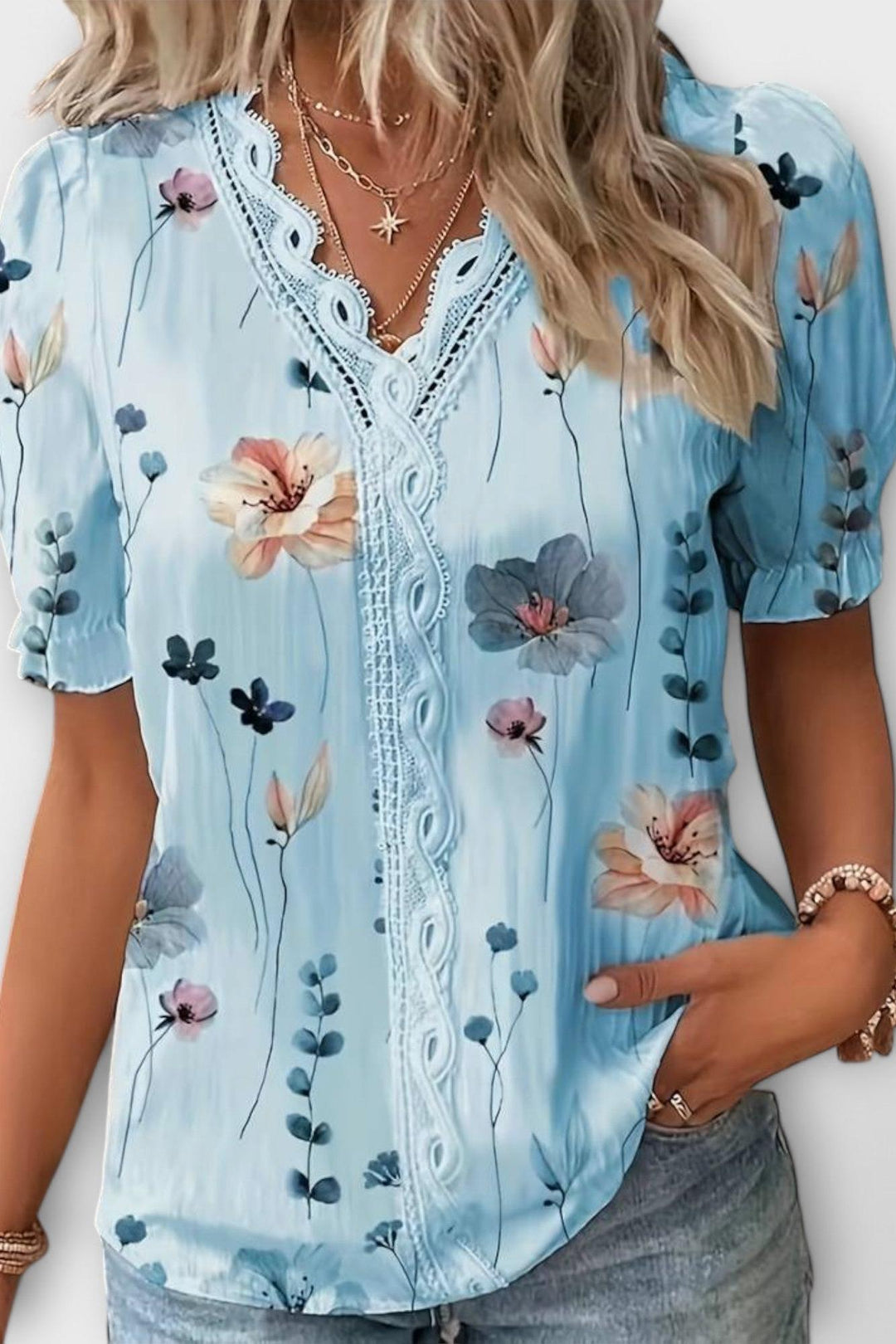 Bruna - Elegant top with a heart-shaped neckline