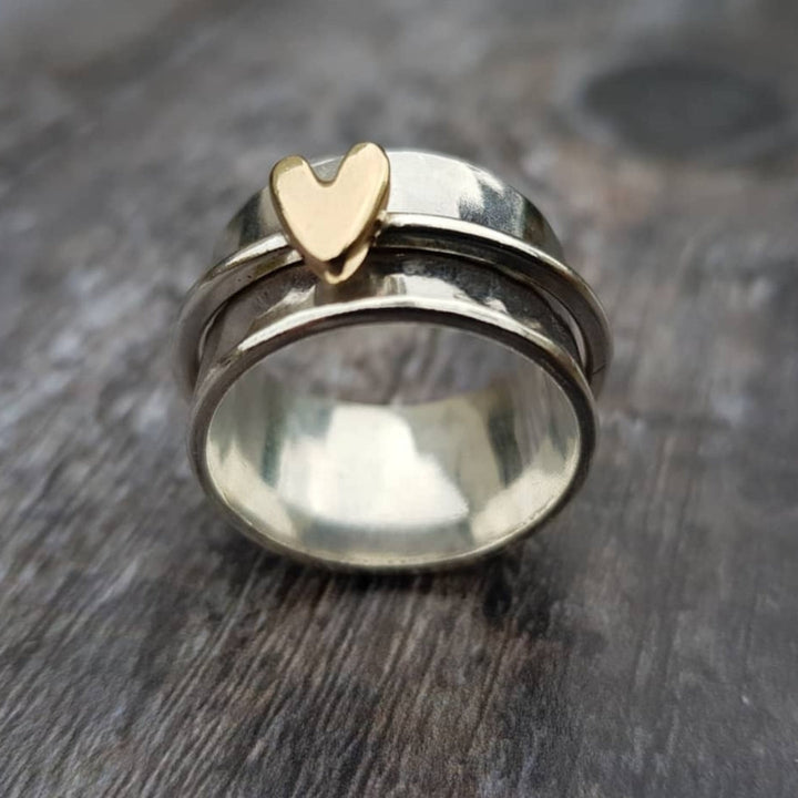Anna – Silver ring with a golden heart