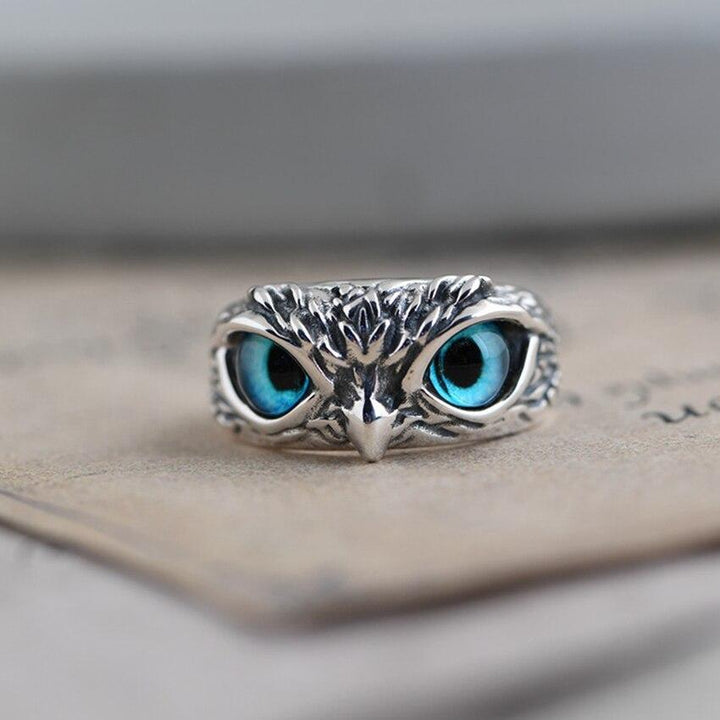 Adjustable ring with lucky owl in silver and opal