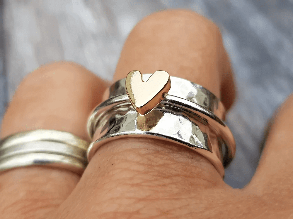 Anna – Silver ring with a golden heart