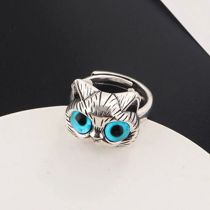 Ring with Blue-Eyed Cat – Playful Vintage Silver Ring with Animal for Cat Lovers