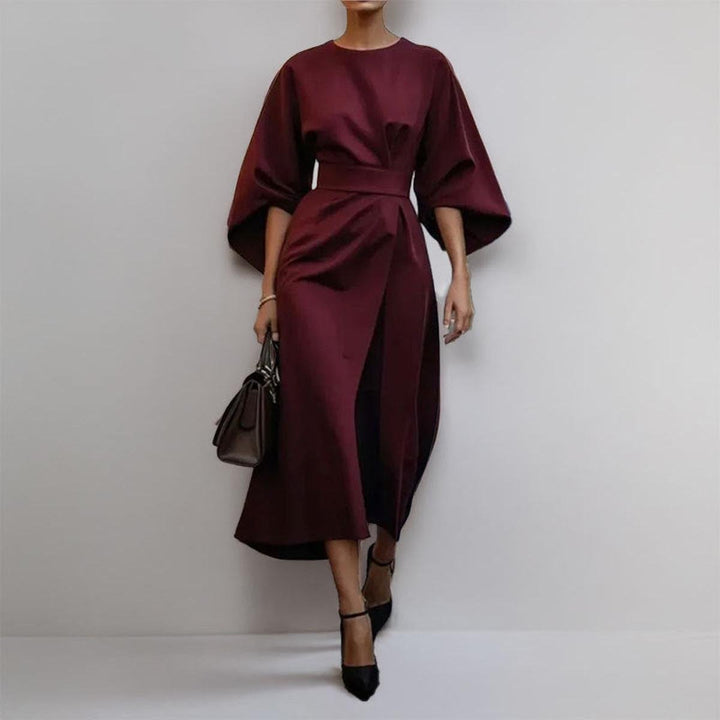 Eldra | Maxi dress with batwing sleeves in satin finish