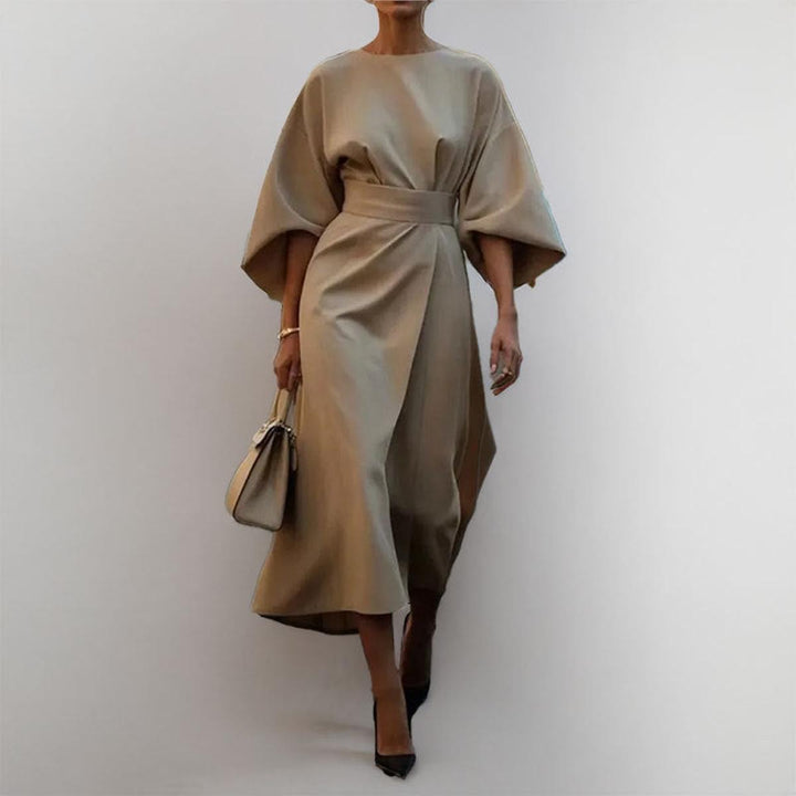Eldra | Maxi dress with batwing sleeves in satin finish