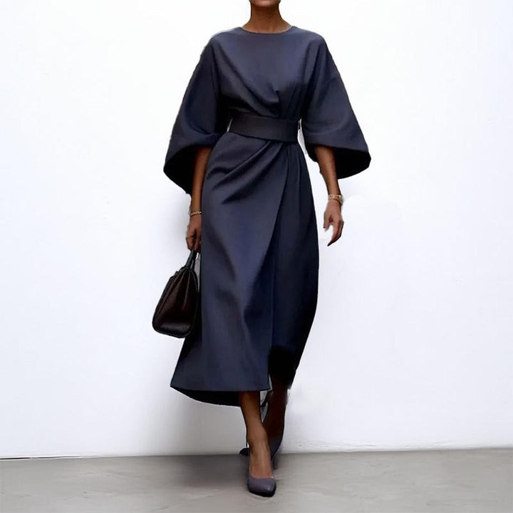 Eldra | Maxi dress with batwing sleeves in satin finish